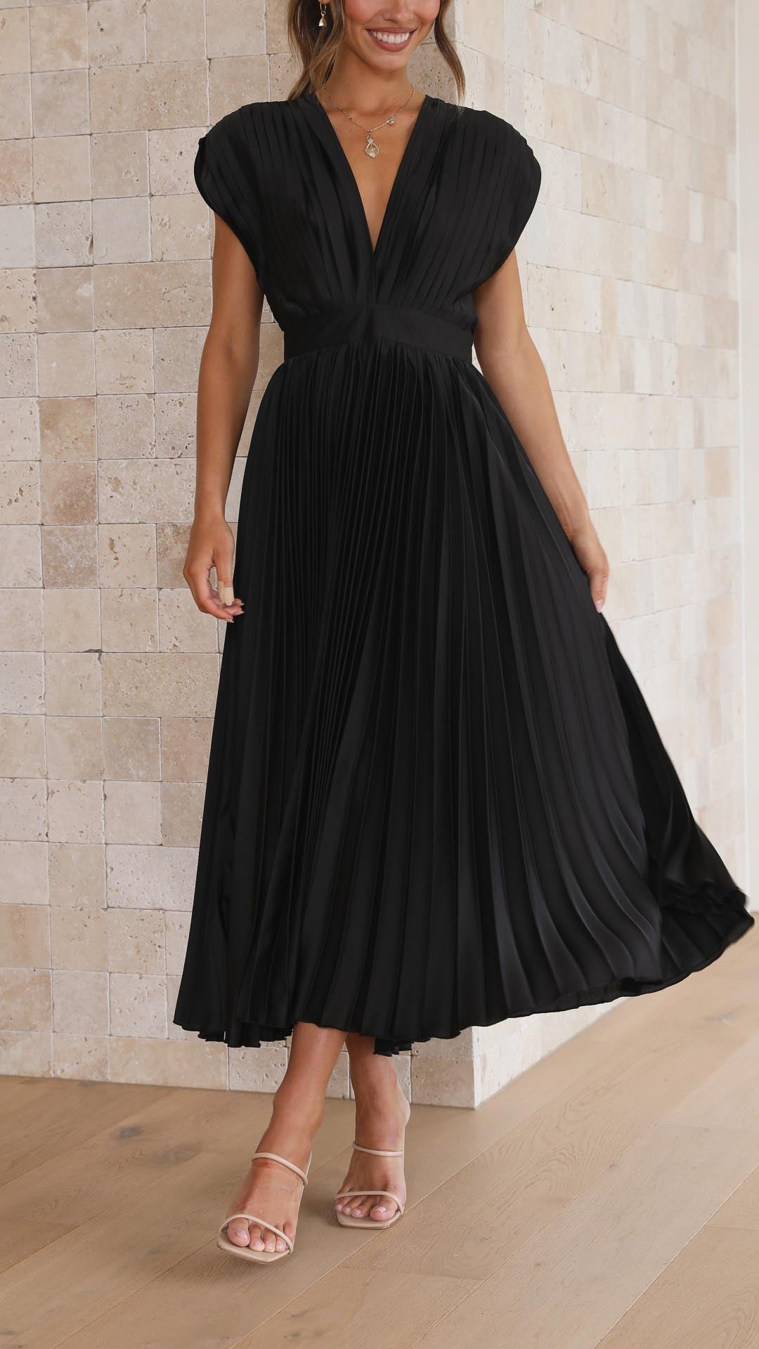 Coralie | Women's Pleated Maxi Dress with Flowing Design and Versatile Style