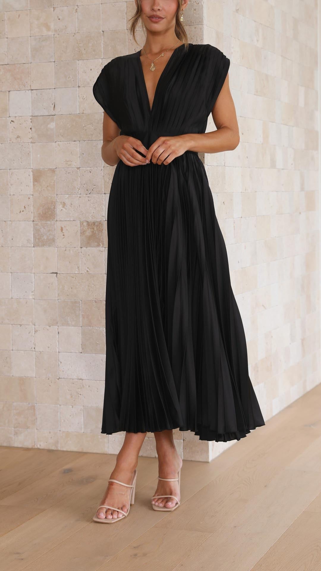 Coralie | Women's Pleated Maxi Dress with Flowing Design and Versatile Style
