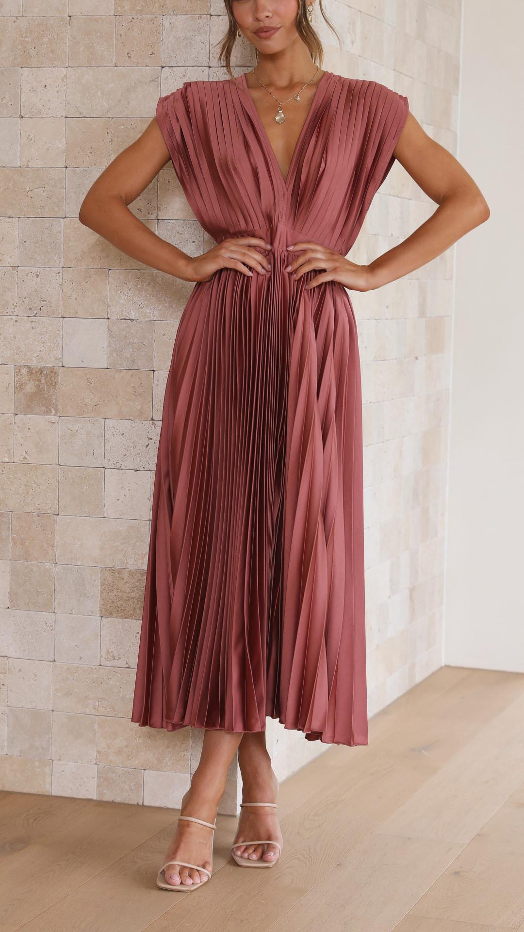Coralie | Women's Pleated Maxi Dress with Flowing Design and Versatile Style