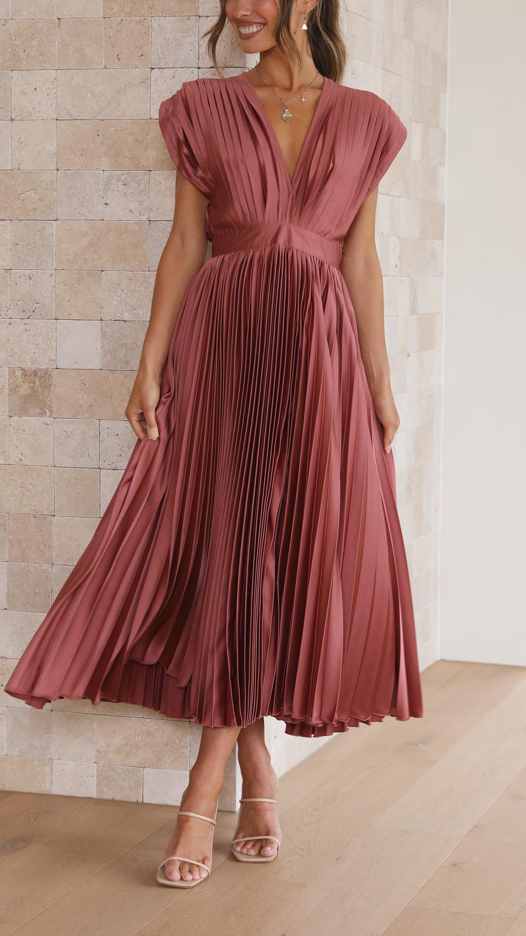 Coralie | Women's Pleated Maxi Dress with Flowing Design and Versatile Style