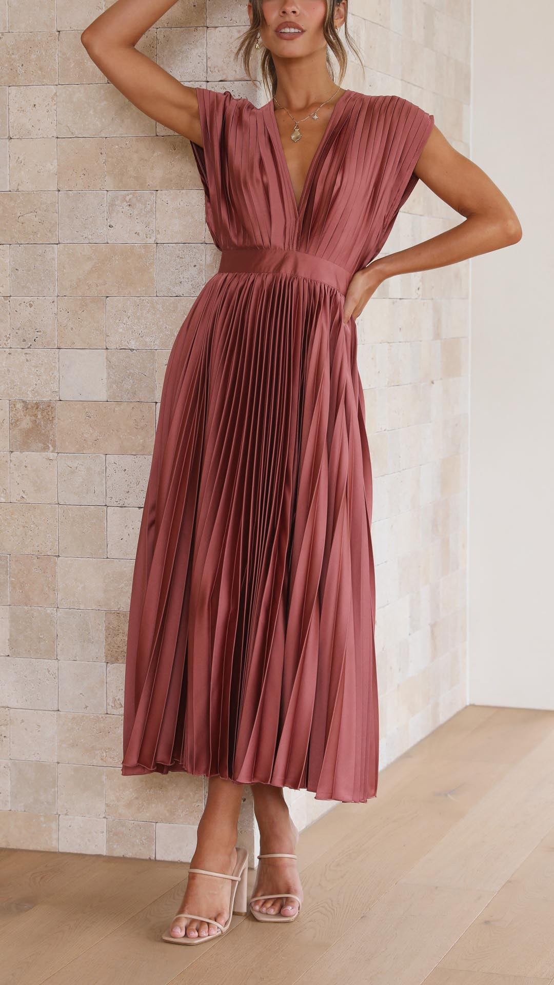 Coralie | Women's Pleated Maxi Dress with Flowing Design and Versatile Style