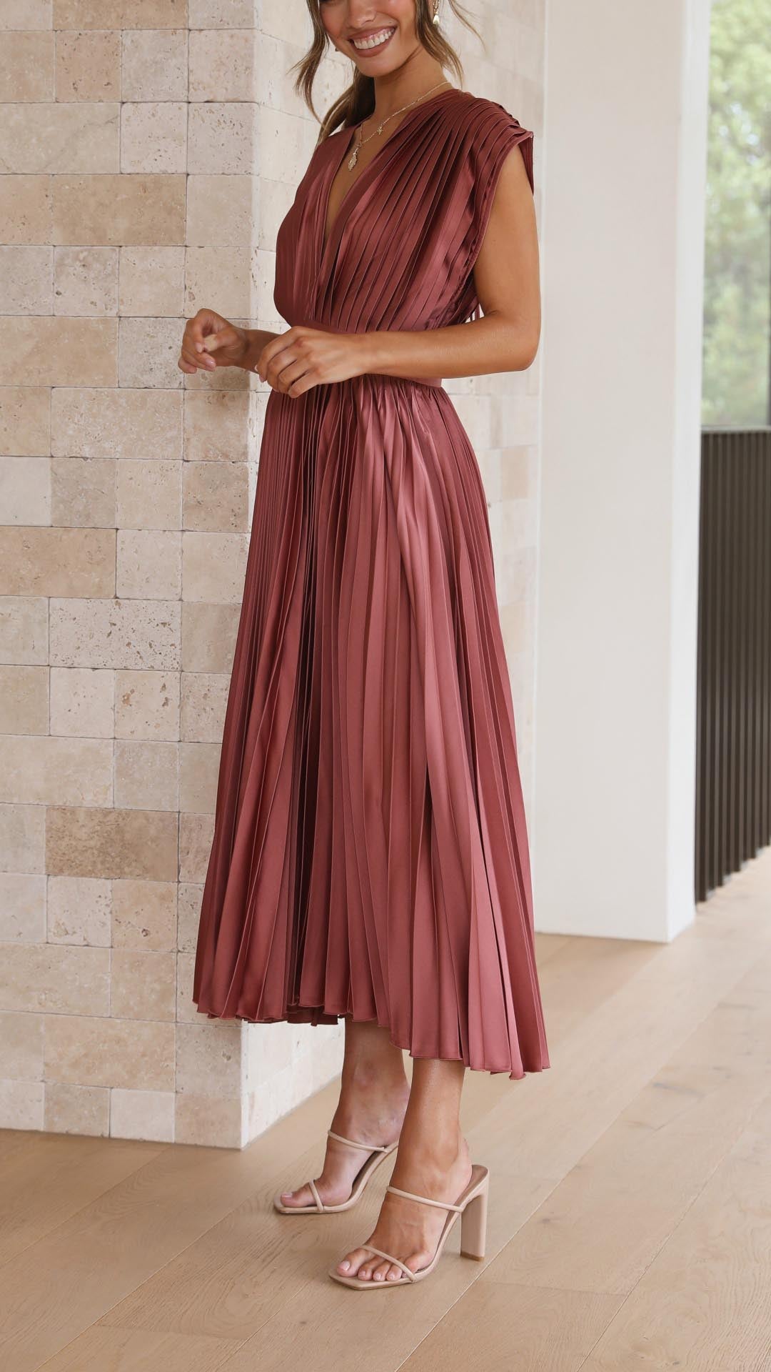 Coralie | Women's Pleated Maxi Dress with Flowing Design and Versatile Style