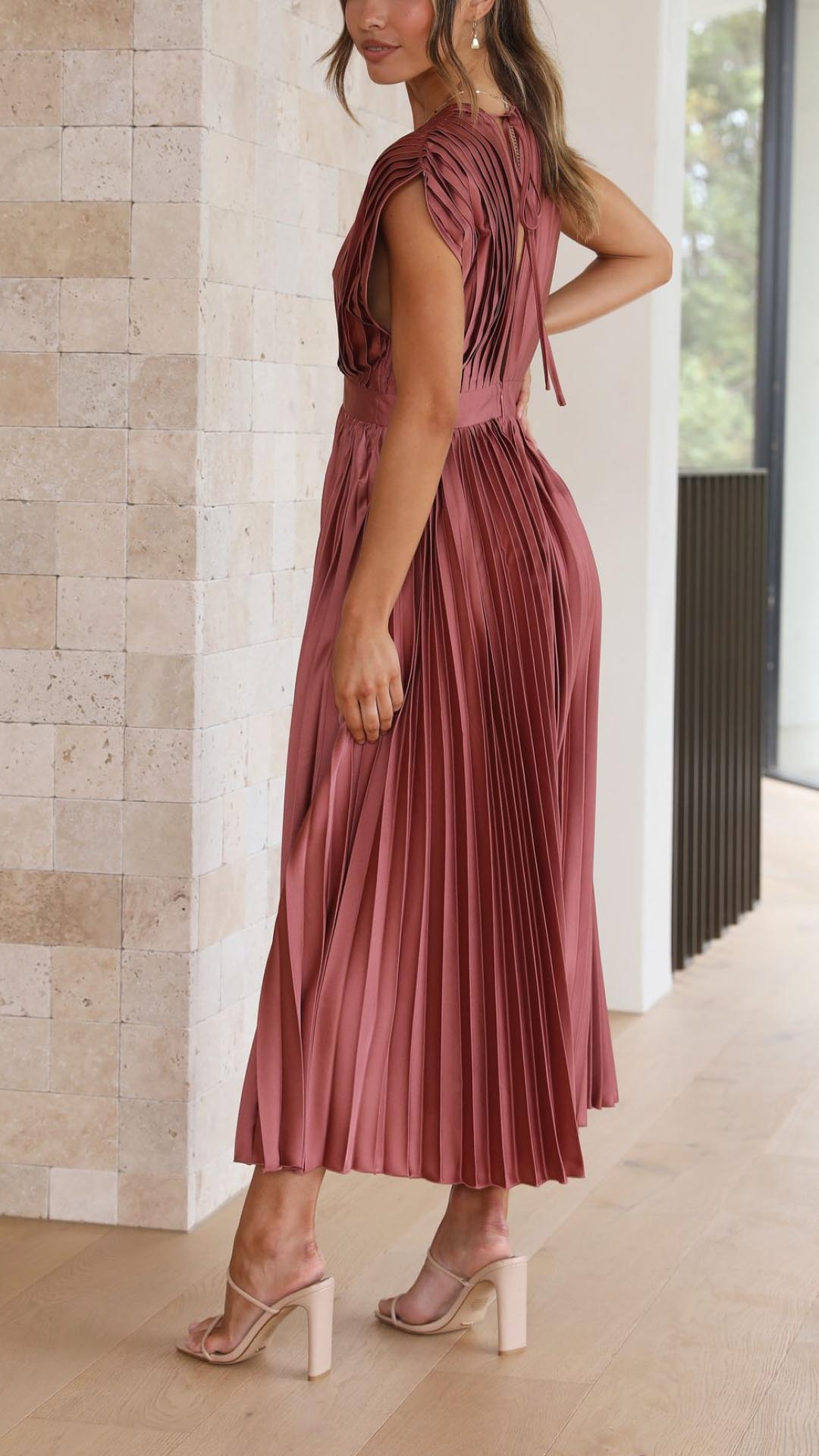 Coralie | Women's Pleated Maxi Dress with Flowing Design and Versatile Style