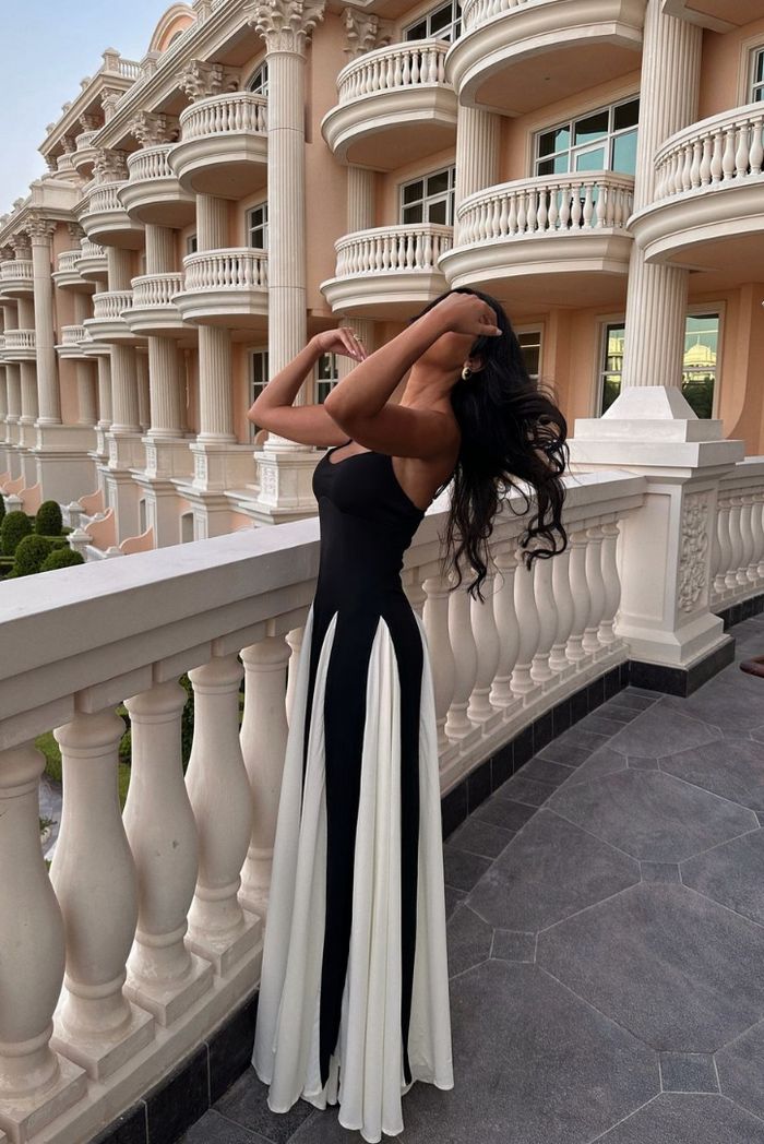 Catherine | Women's Lace Maxi Dress with Elegant Design and Flowy Skirt