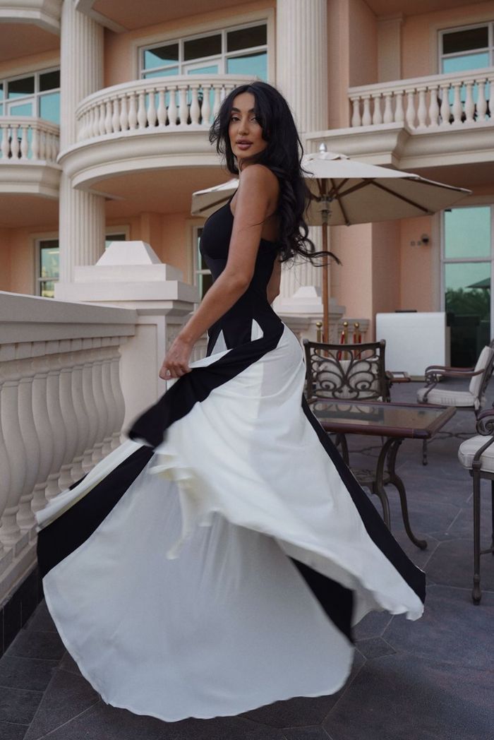 Catherine | Women's Lace Maxi Dress with Elegant Design and Flowy Skirt