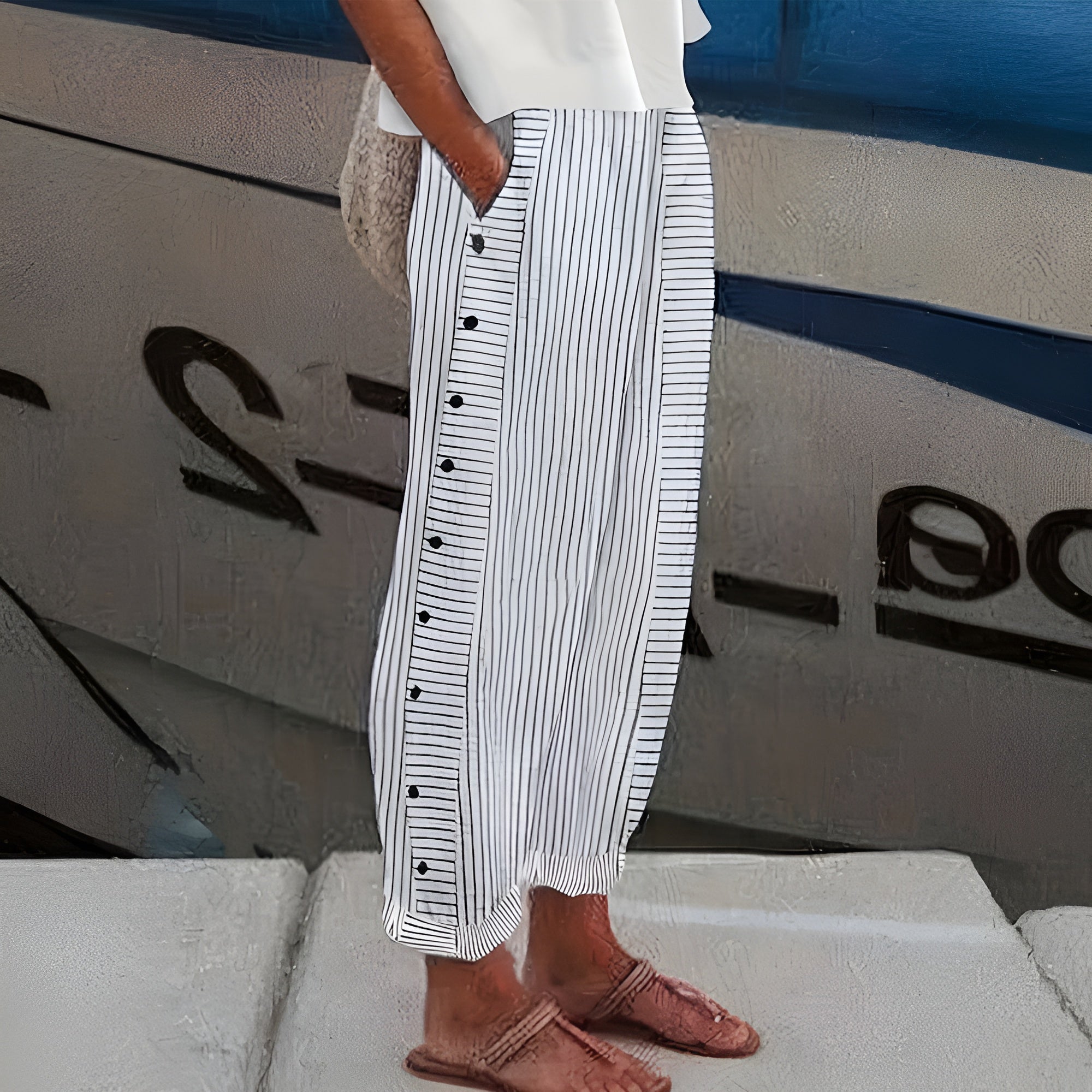 Azalea | Trousers with Side Pockets and Relaxed Fit