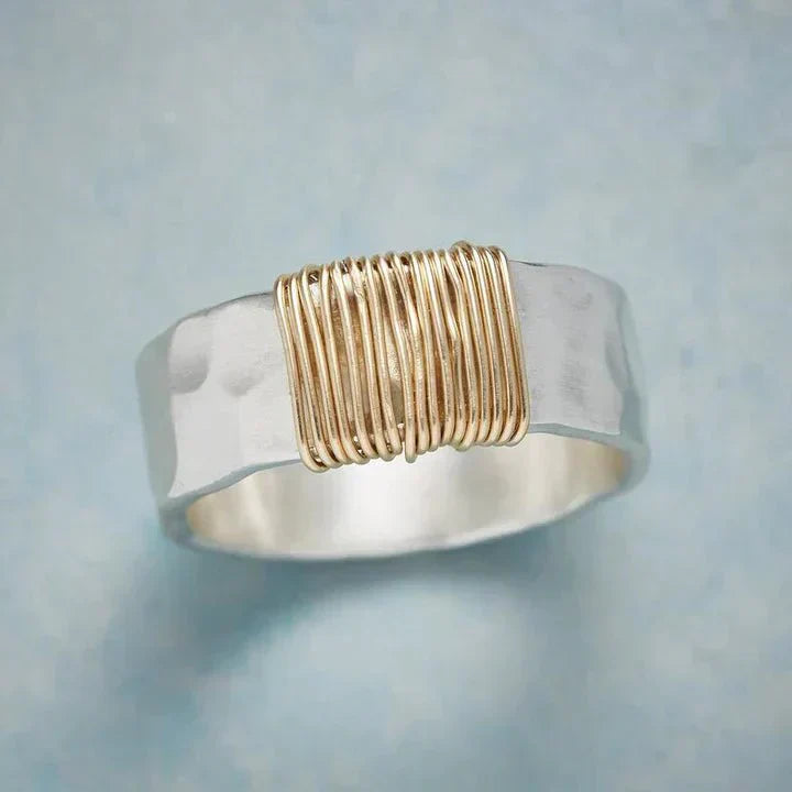 Auriel | Retro Gold Thread Ring